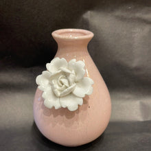 Load image into Gallery viewer, Pastel flower vase SM
