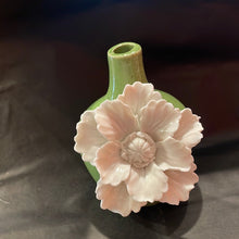 Load image into Gallery viewer, Pastel flower vase LG
